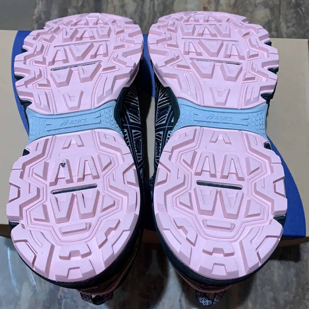 ASICS (Wide) - Picture 3 of 4